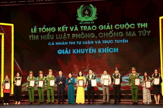 Trao giải cuộc thi tìm hiểu Luật Phòng, chống ma túy