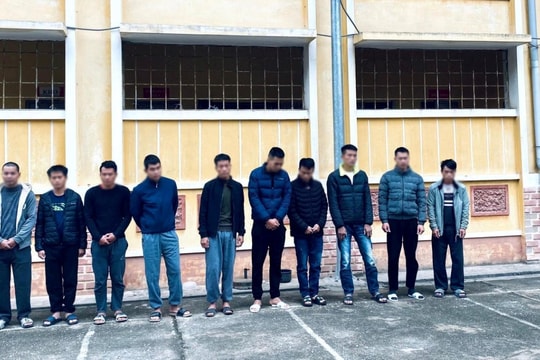 Khởi tố 11 đối tượng về hành vi đánh bạc
