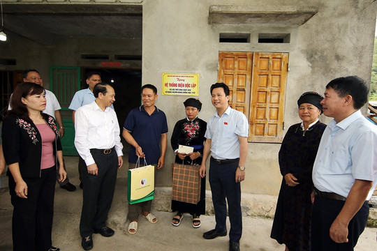 Khát vọng Người đại biểu nhân dân nơi địa đầu Tổ quốc - Bài 2: Đưa tiếng nói của Quốc hội đến tận thôn bản