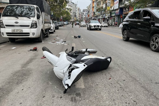 Bênh con, bố lái ô tô tông 3 người thương vong