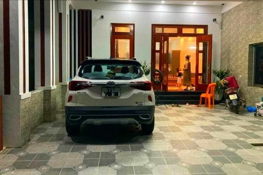Đập phá xe ô tô của người khác vì vào nhầm nhà