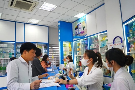 Hệ lụy nguy hiểm từ việc người dân ‘tự làm bác sĩ’