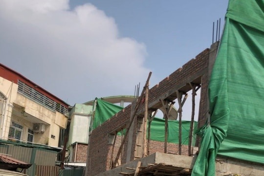 Công trình 2 tầng không phép thách thức pháp luật tại Tây Hồ