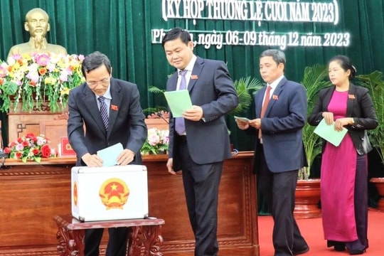 HĐND tỉnh Phú Yên lấy phiếu tín nhiệm 27 chức danh