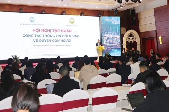 Tập huấn công tác thông tin đối ngoại về quyền con người