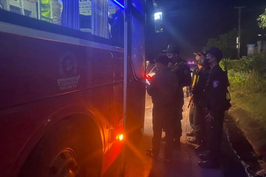 Cảnh sát xuyên đêm túc trực, truy bắt 2 phạm nhân bỏ trốn