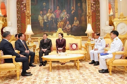 Chủ tịch Quốc hội Vương Đình Huệ hội kiến Nhà Vua Thái Lan Maha Vajiralongkorn