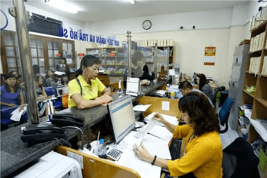 Không cần xuất trình sổ hộ khẩu, sổ tạm trú khi làm thủ tục bảo hiểm xã hội