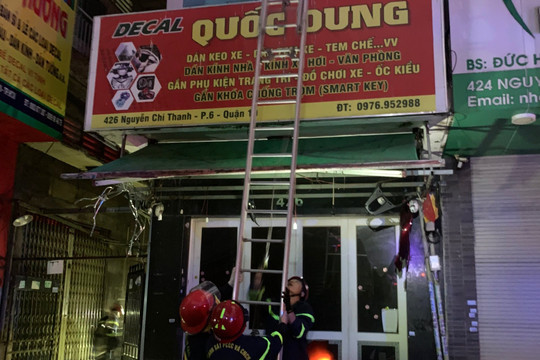 Cứu 6 người thoát khỏi đám cháy lúc rạng sáng