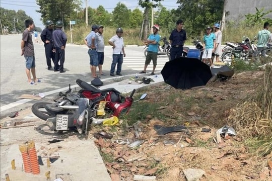 Bình Dương: Xe ô tô hất văng hai xe máy lên vỉa hè, ba người bị thương