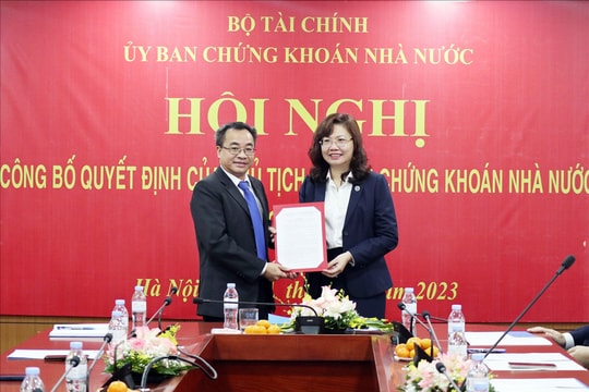 Bổ nhiệm viên chức giữ chức vụ Tổng biên tập Tạp chí Chứng khoán