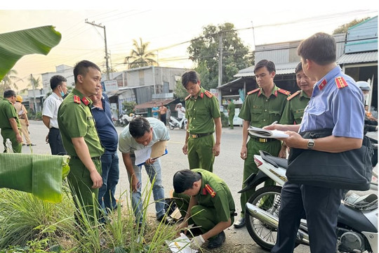 Nghi ngoại tình, chồng dùng dao giết vợ