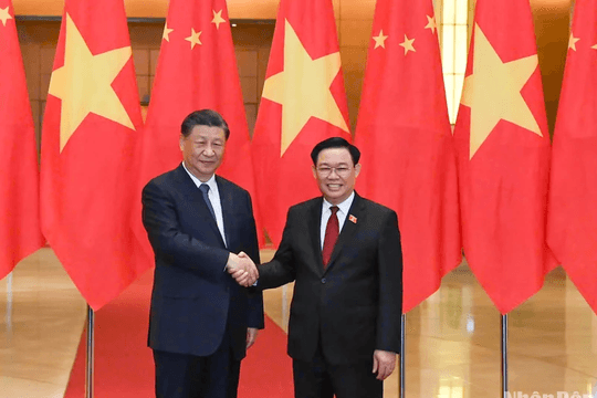 Chủ tịch Quốc hội Vương Đình Huệ hội kiến Tổng Bí thư, Chủ tịch Trung Quốc Tập Cận Bình
