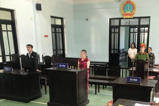 Lĩnh án vì xé biên bản vi phạm và đạp cán bộ Công an đang làm nhiệm vụ