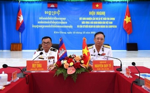 Hải quân Việt Nam – Campuchia chia sẻ kinh nghiệm phối hợp tuần tra chung