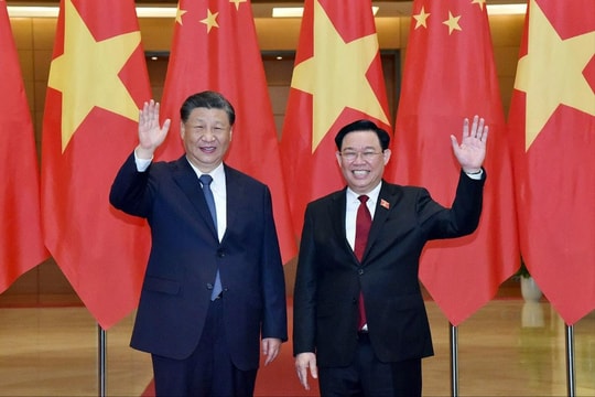 Chủ tịch Quốc hội Vương Đình Huệ hội kiến Tổng Bí thư, Chủ tịch nước Trung Quốc Tập Cận Bình