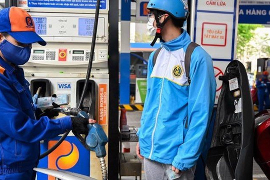 Giá xăng dầu tiếp tục giảm mạnh