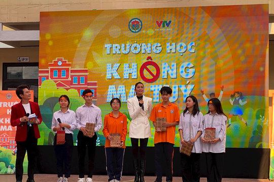 NSND Xuân Bắc, hoa hậu H’hen Niê kêu gọi giới trẻ tránh xa ma tuý