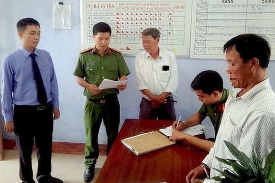 Không được cho tiền, con trai gây thương tích cho mẹ