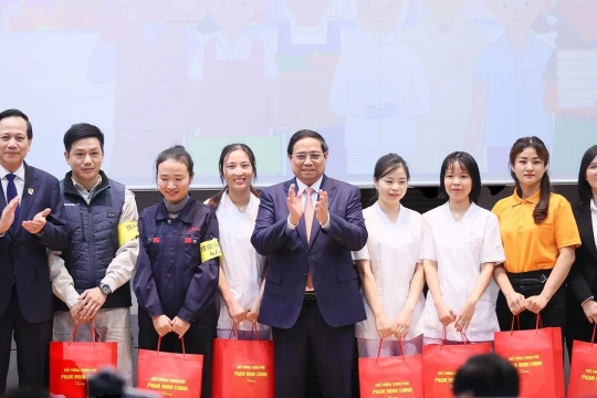 Thủ tướng: Tạo điều kiện sống và làm việc tốt nhất cho người lao động Việt Nam