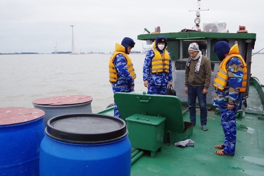 Bắt giữ tàu chở 22.000 lít dầu DO trái phép