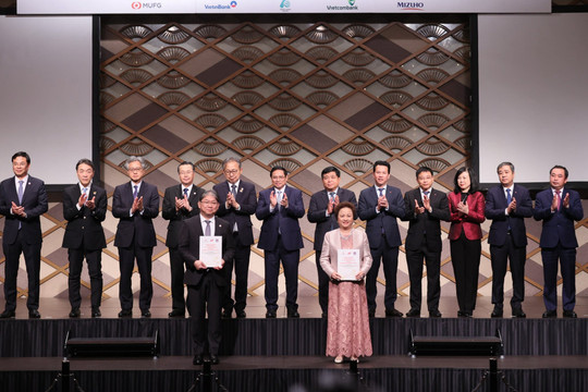 SeABank và AEON Financial Service ký kết Biên bản ghi nhớ hợp tác chiến lược & trao Hợp đồng chuyển nhượng Công ty Tài chính PTF