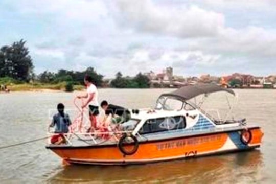 Rủ nhau ra biển chơi, 2 học sinh đuối nước tử vong