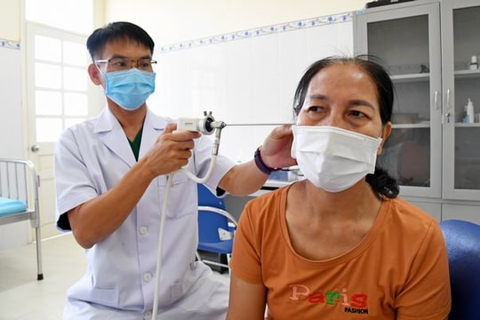 Vùng 5 Hải quân khám bệnh, cấp phát thuốc miễn phí cho người dân