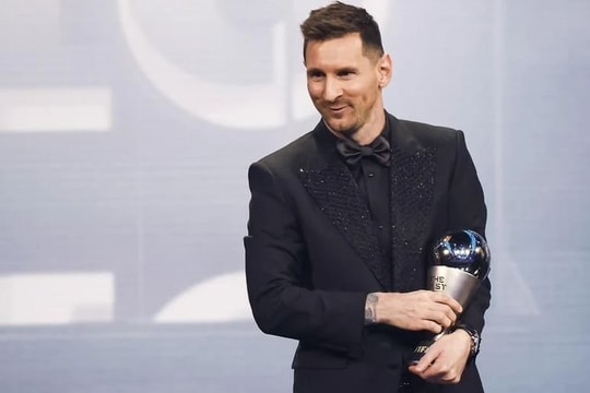 Messi, Ronaldo gây bất ngờ trong cuộc đua cầu thủ xuất sắc nhất 2023