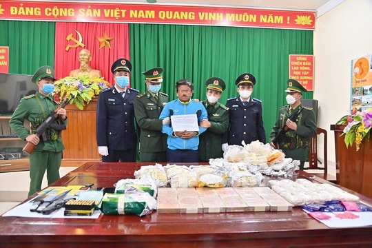 Đối tượng người Lào vận chuyển hơn 21kg ma túy