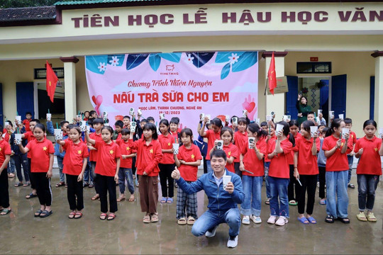 Mang Giáng sinh ấm áp đến với trẻ em có hoàn cảnh khó khăn
