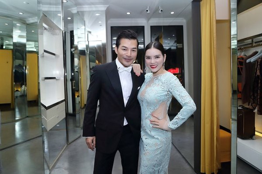 Lý Nhã Kỳ mở tiệc giáng sinh gây ấn tượng