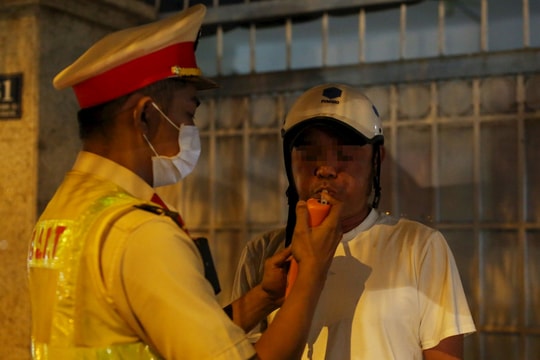 Nhiều tài xế bị phạt vì vi phạm quy định về nồng độ cồn trước đêm Noel