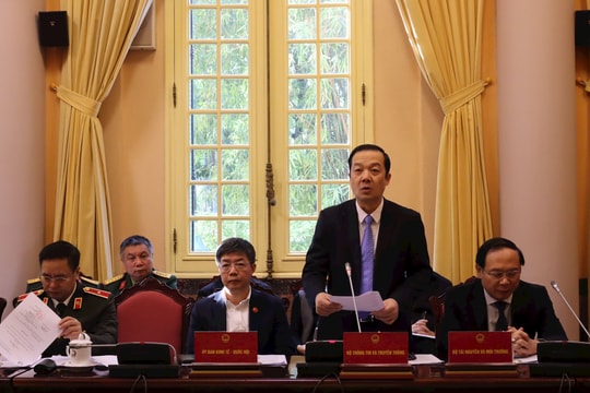  Thứ trưởng Bộ TT&TT: Một số người dân được thuê đi đăng ký thông tin thuê bao 