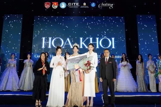 Chiêm ngưỡng bst áo dài của Ntk Thoa Trần tại Chung kết Hoa Khôi UEB Frosty Fest 2023: Charming