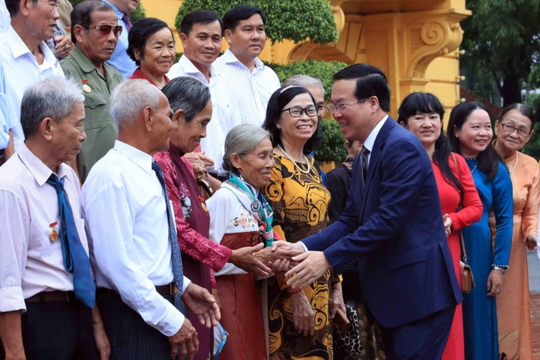Quyết định của Chủ tịch nước về việc tặng quà Tết Nguyên đán Giáp Thìn 2024