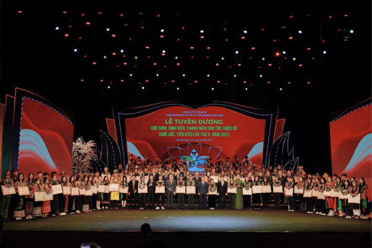 Tuyên dương 143 học sinh, sinh viên, thanh niên dân tộc thiểu số xuất sắc