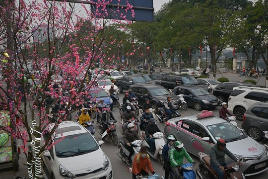Hà Nội chốt trực hơn 100 vị trí nguy cơ xảy ra ùn tắc