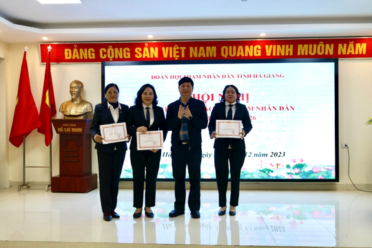 Đoàn hội thẩm TAND tỉnh Hà Giang sơ kết giữa nhiệm kỳ 2021 - 2026