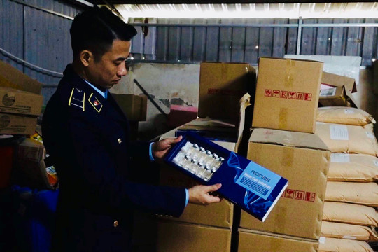 Phát hiện cơ sở sản xuất mỹ phẩm, thực phẩm chức năng giả ‘khủng’ ở Hà Nội