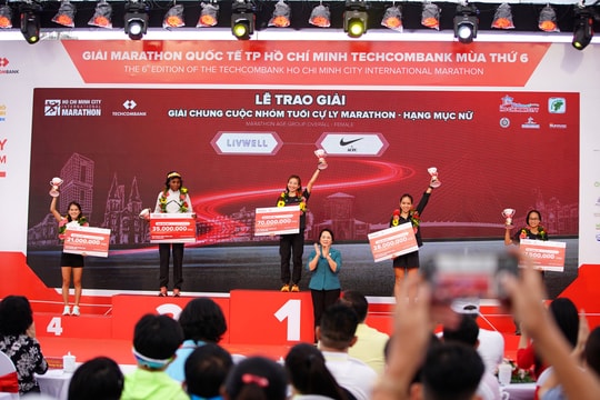 Các nữ runner Việt Nam vượt trội trong giải Marathon quốc tế Thành phố Hồ Chí Minh Techcombank mùa thứ 6