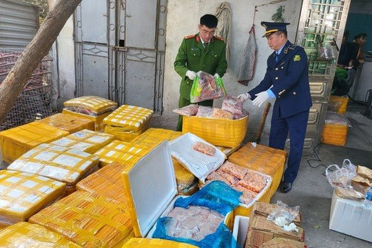 Nguỵ trang thực phẩm bẩn tại làng hoa Tây Tựu