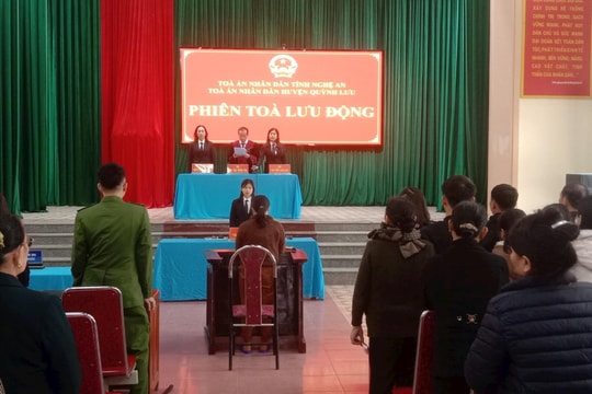 TAND huyện Quỳnh Lưu xét xử lưu động vụ án buôn bán pháo trái phép