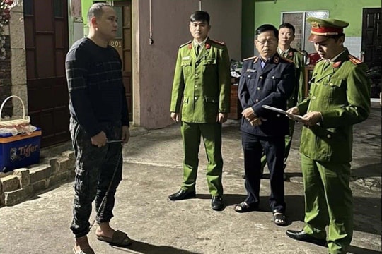 Tạm giữ 4 đối tượng gây rối trật tự công cộng