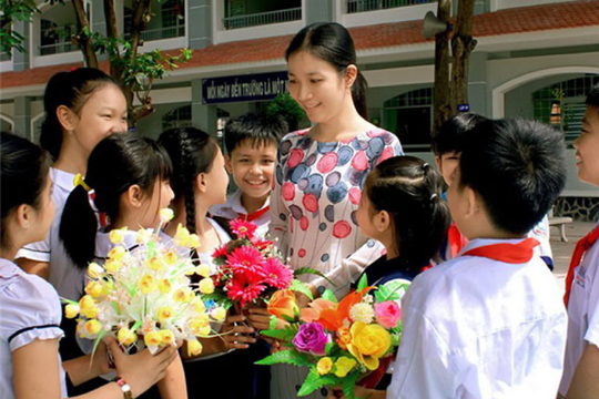 Nghiêm cấm các trường biếu, tặng quà tết cho lãnh đạo
