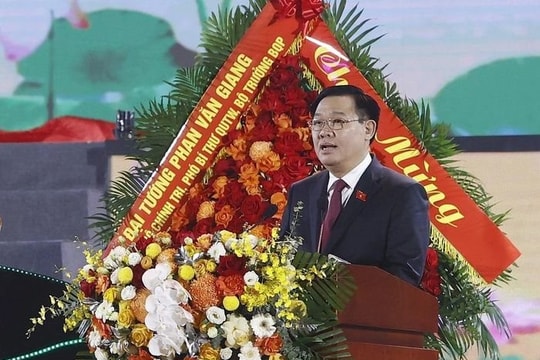 Chủ tịch Quốc hội Vương Đình Huệ dự Lễ kỷ niệm 60 năm Bác Hồ về thăm tỉnh Thái Nguyên