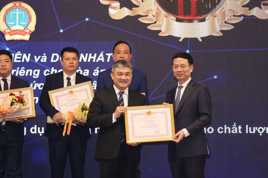 Vụ Tổng hợp, TANDTC nhận Bằng khen của Bộ trưởng Bộ Thông tin và Truyền thông