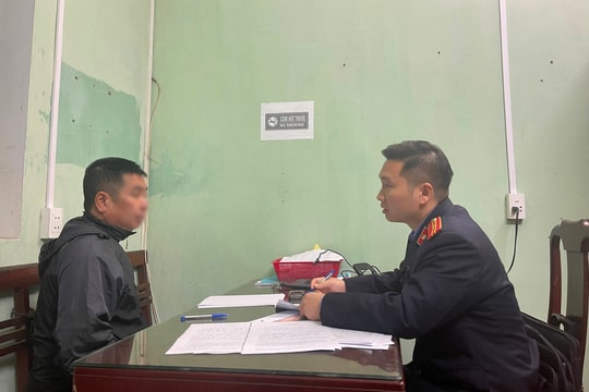 Bắt nhóm đối tượng dùng xe khách làm nơi đánh đập, cướp tài sản của người dân