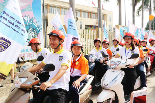 Thượng tôn pháp luật để xây dựng văn hoá giao thông an toàn