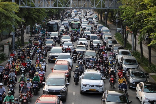 Bến xe, nhà ga TP.HCM nhộn nhịp trước kỳ nghỉ Tết Dương lịch